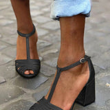 Elegantit sandaalit t-nauhalla