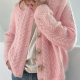 Dwina™ – Neulottu neuletakki napeilla