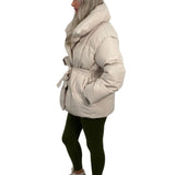 Karly™ – Lyhyt puffer-takki vyötärötaskuilla