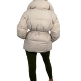 Karly™ – Lyhyt puffer-takki vyötärötaskuilla